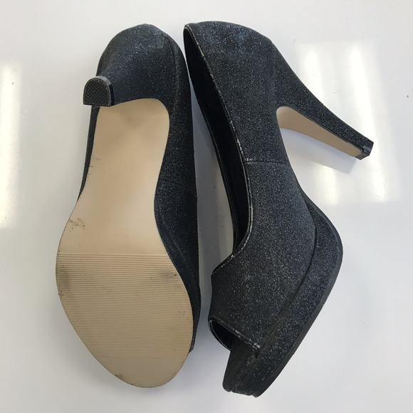 MADDEN GIRL BLACK PEEP TOE HEELS SZ 7 - Picture 2 of 4